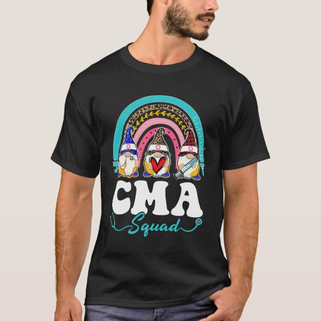 Nurse Squad Leopard Rainbow Gnome CMA T Shirt (Framsida)