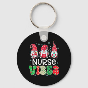 Nurse Vibes Gnome Julafton Stethoscope Three Gnome Nyckelring