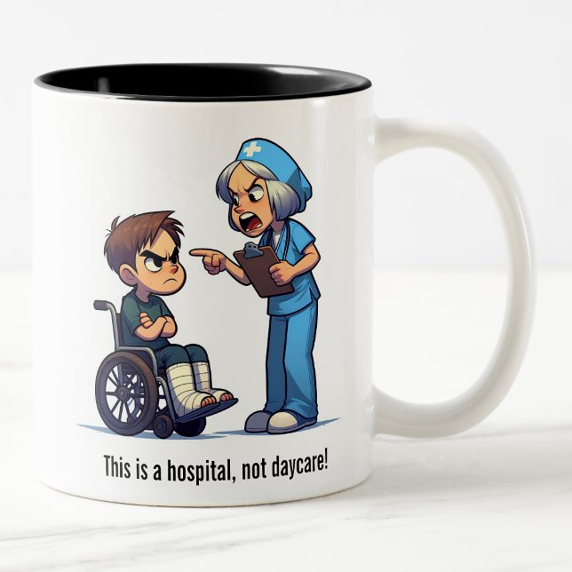 Nurse vs Spoiled Brat Showdown Två-Tonad Mugg (Skapare uppladdad)