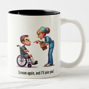 Nurse vs Spoiled Brat Showdown Två-Tonad Mugg