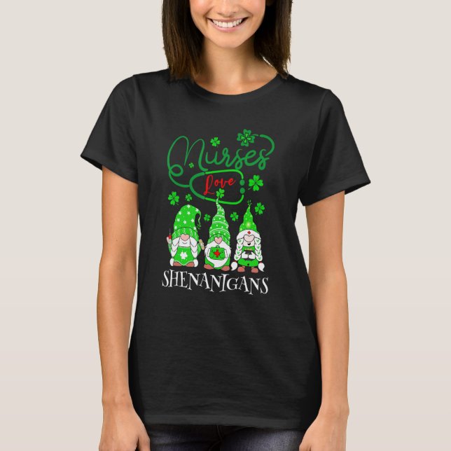 Nurses Love Shenanigans Funny Gnomes Nurse St Patr T Shirt (Framsida)