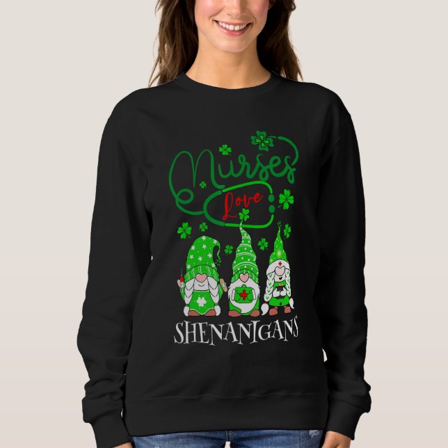 Nurses Love Shenanigans Funny Gnomes Nurse St Patr T Shirt (Framsida)