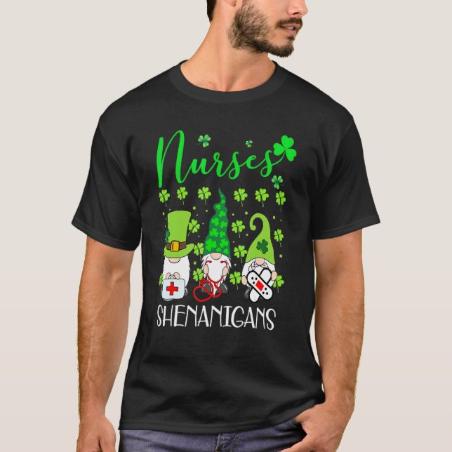 Nurses Shenanigans Funny Gnomes Nurse St Patricks T Shirt (Framsida)