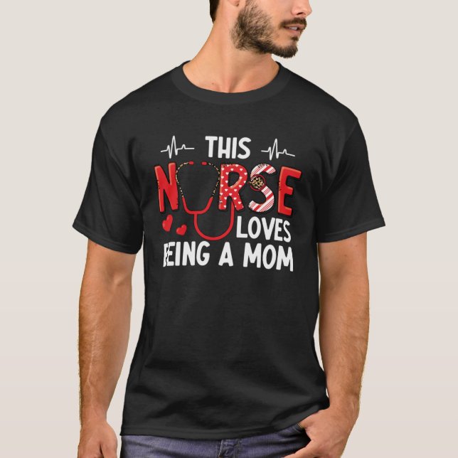 Nursing Mom Nursing Mama Nursing Practitioner Nurs T Shirt (Framsida)