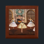 Nutcracker Ballerinas Keepsakys Smyckeskrin<br><div class="desc">En vacker Nutcracker keepsaké-smyckeskrin. Den här underbara trälådan har en levande och färgstark digital konst på en plåtsöverdel med tre balerinasdans med en musknör i balrummet. Den här lådan är en underbar keepy eller gåva för vem som helst på din jullista eller för någon som samlar in nötköttsartiklar.</div>