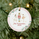 Nutcracker Winter Ballet jul Julgransprydnad Keramik<br><div class="desc">Nutcracker-ballett vintertid snöflingor-julomornament. Personlig med namn och roll i muskler.</div>