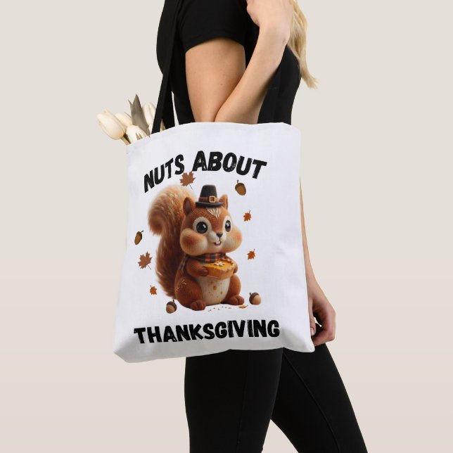 Nuts About Pie – Cute Yarn Squirrel Thanksgiving  Tygkasse (Närbild)