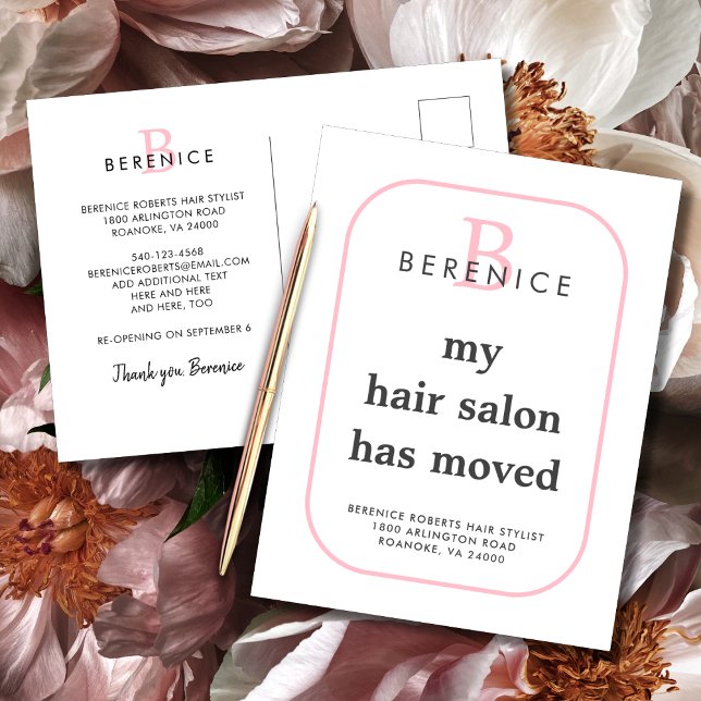 Ny adress typografi, monogram Flytta Meddelande Vykort (Business New Address Postcard Hair Salon Pink Monogram Logo Typography)