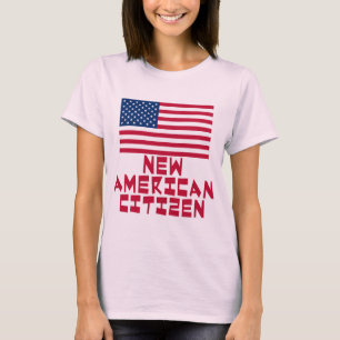 Ny amerikanmedborgare med amerikanska flaggan tee
