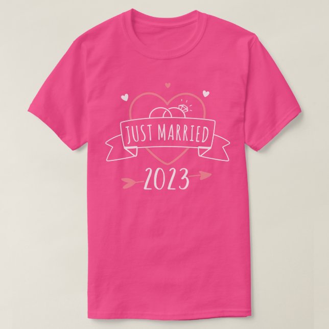 Ny gifta 2023 med hjärta för bröllop och honung t shirt (Design framsida)