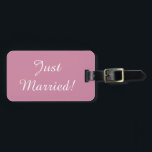 Ny gifta bagagebricka<br><div class="desc">Honeymoon är på väg,  och världen behöver veta! Visa din nya relationsstatus med den här fina bagagetaggen!</div>