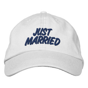 Ny gifta broderad keps