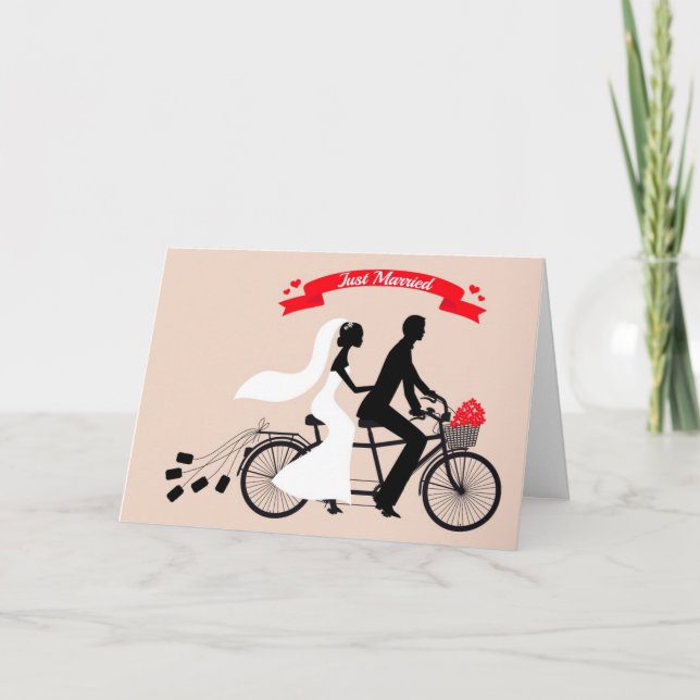 Ny gifta, brud och groom på bröllop-cykel meddelande (Framsida)