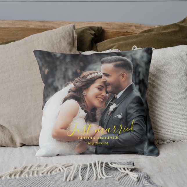 Ny gifta Celebrate Kärlek med personlig Kudde (Skapare uppladdad)
