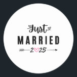 Ny gifta Est 2025 Honeymoon Bröllop Par An Runt Klistermärke<br><div class="desc">Ny gifta Est 2025 Honeymoon Bröllop Par-årsdagen</div>