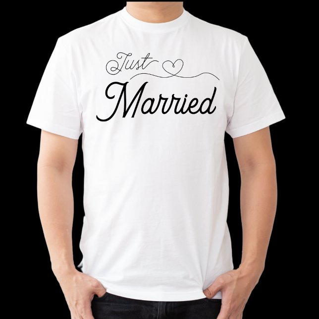 Ny gifta Finare-skript Heart Newlyed T-Shirt (Matching Wedding Shirts (his/hers))