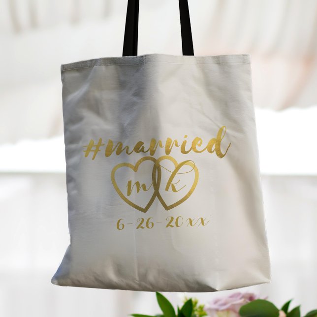 Ny gifta Guld Heart Monogram Bröllop Tygkasse (Add the married couple's initials to the gold hearts and your wedding date too)