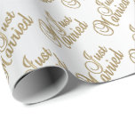 Ny gifta Guld skript | BRÖLLOP Presentpapper<br><div class="desc">Ny gifta i guld-manuset Bröllop Gift Wrap. ⭐ 99 procent av mina formgivningar i min affär sker i lagrar. Det gör det enkelt för dig att ändra storlek på och flytta grafiken och texten så att den passar perfekt för varje produkt. 📌 (Ändra storlek på eller flytta grafik om det...</div>