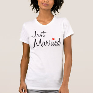Ny gifta (skript med rött hjärta) t-shirt