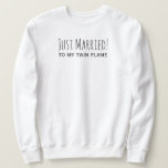 Ny gifta till min Twin Flame Romantic Honeymoon Lång Ärmad Tröja<br><div class="desc">"Ny gifta! till min Twin Flame" Romantic Quote Typography Honeymoon sweatshirt for the Newly Weds :)</div>