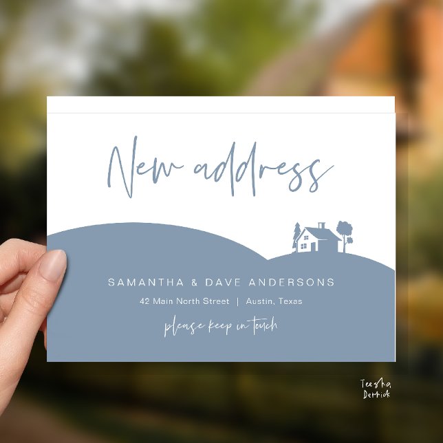 Ny hemadress tillkännagivande, litet hus vykort (New Home Address Announcement, Little House Postcard in dusty blue)