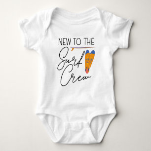 Ny i Surf Crew - Söt Baby Surfing T Shirt