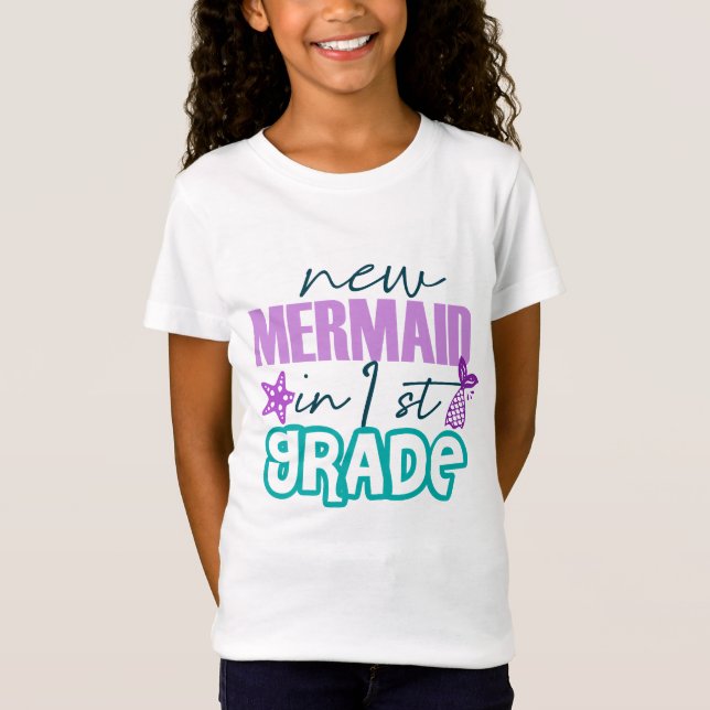 Ny Sjöjungfru i första Klass T Shirt (Framsida)