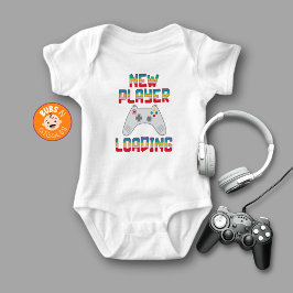 Ny spelare laddar graviditetsannonsering vit t shirt