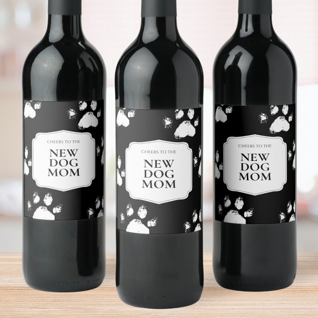 Nya Hund Mamma-gift Modern Black White Tassar Vinflaska Etikett (New Dog Mom Gift Modern Black White Paws Wine Label)