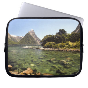 Nya Zeeland, Mitre Peak, & Bowen River går in Laptop Sleeve
