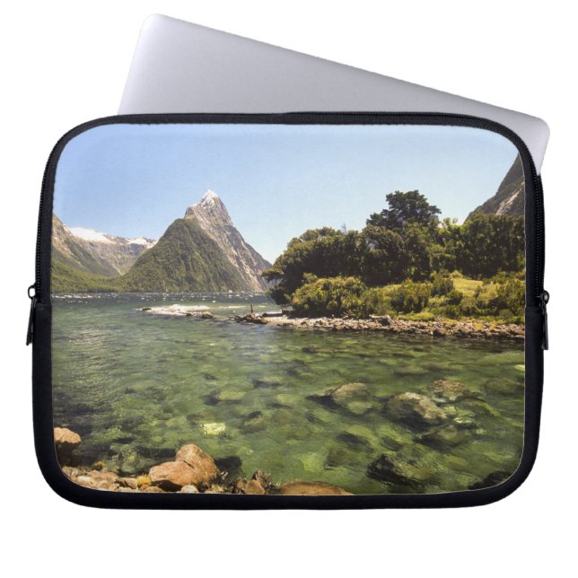 Nya Zeeland, Mitre Peak, & Bowen River går in Laptop Sleeve (Framsidan)