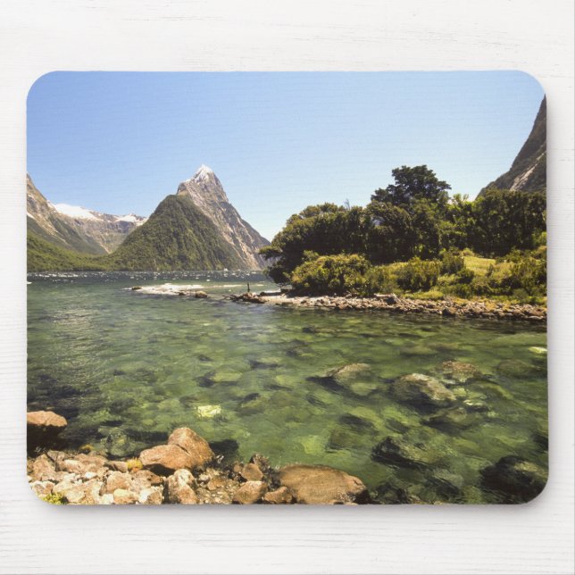 Nya Zeeland, Mitre Peak, & Bowen River som går in Musmatta (Framsidan)