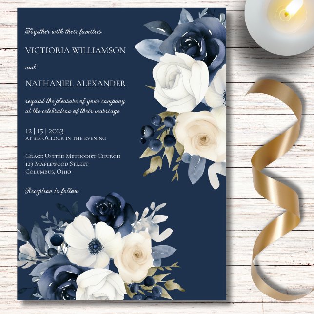 Nyanser av Blå & Vita Blommor på Marinbröllop   Inbjudningar (Skapare uppladdad)