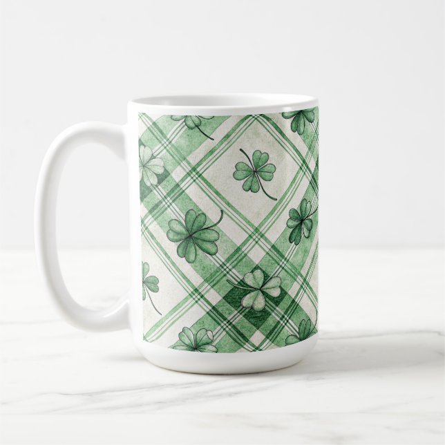 NYANSER AV GRÖNT IRLÄNDSK KELTISK SHAMROCKS KAFFEMUGG (Vänster)