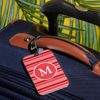 Nyanser av rött och vitt randigt monogram bagagebricka