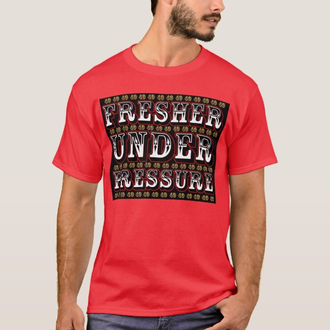 Nyare Under pressar (svarten) Tee Shirt (Framsida)