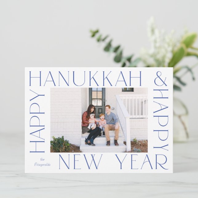 Nyårsfoto av minimalistisk Elegant Blue Hanukkah Julkort (Stående Fram)