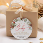 Nybabydusch för Santa Baby Rustic Winter Greenery Gåvor Etiketter<br><div class="desc">Om du vill göra en mer avancerad anpassning av den här designen väljer du bara knappen "Redigera med Design Verktyg" ovan!</div>