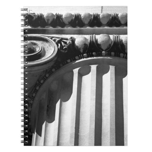 NYC-arkitektur III Anteckningsbok Med Spiral (Framsidan)