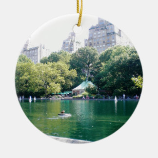 NYC-krog på grönten Julgransprydnad Keramik