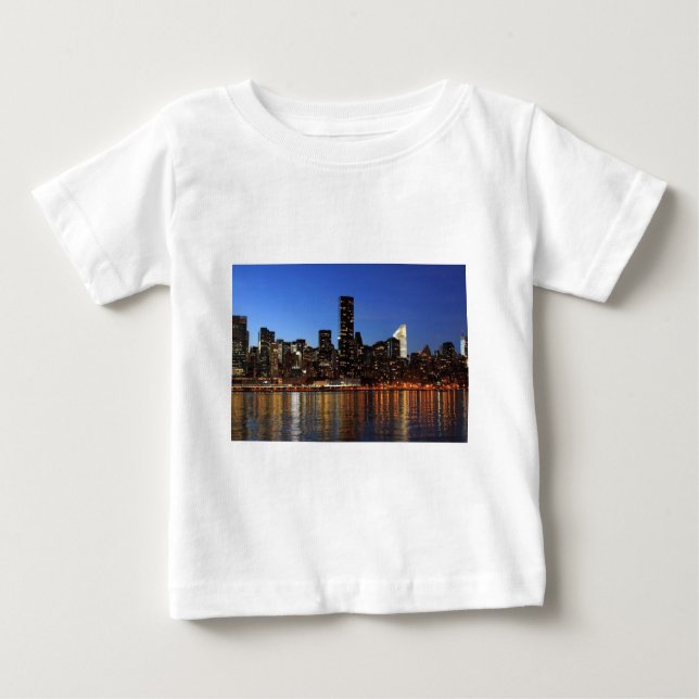 NYC New York City Manhattan Night T-shirt (Framsida)