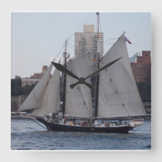 NYC Sailboat 1 Fyrkantig Klocka