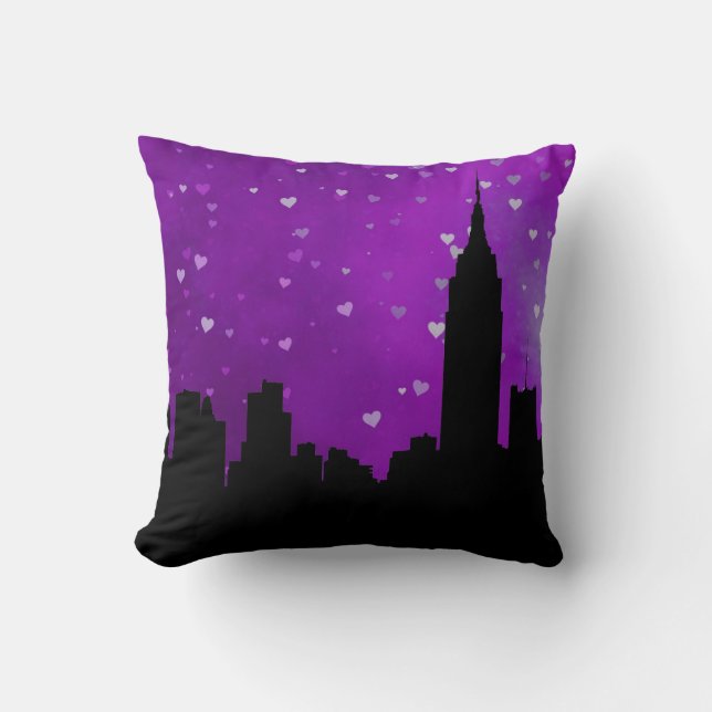 NYC Siluett av Skyline, ESB #1 Purple Heart Kudde (Framsida)