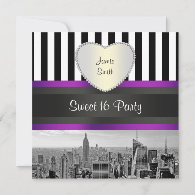 NYC Skyline BW Blk Wht Strp Purpl H Sweet 16 Party Inbjudningar (Framsida)