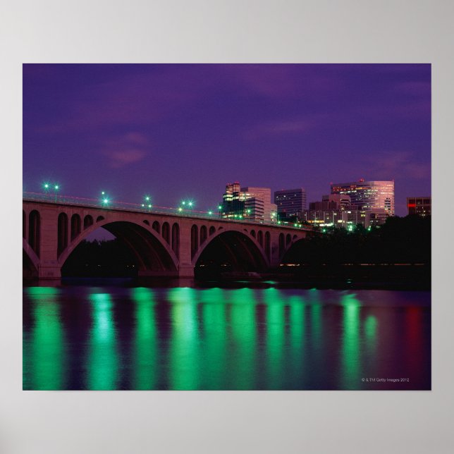 Nyckel Bridge som korsar Potomakfloden Poster (Framsidan)