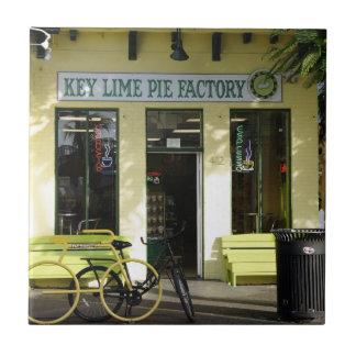 Nyckel- limefruktpaj kakelplatta