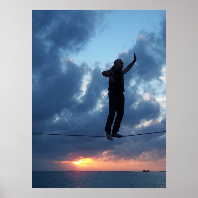Nyckel Väster Tightrope Walker vid Sunset Poster (Framsidan)