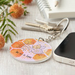 Nyckelkedja för den vackra bin-nyckelkedjan<br><div class="desc">En Cute Two-Bee Keychain-Perfekt för en Loved One. Med den humoristiska designen kan någon nära dig veta hur du känner dig med den här lilla påminnelsen. Gör en coola till vem som helst på Alla hjärtans dag och på födelsedagen. Anpassa texten och fotot med bara några klick.</div>