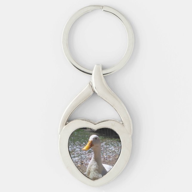 Nyckelkedjan Metall Twisted Heart Silverfärgad Nyckelring (Framsidan)