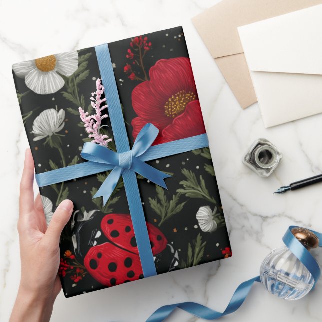 Nyckelpiga blommönster presentpapper (Gifting)